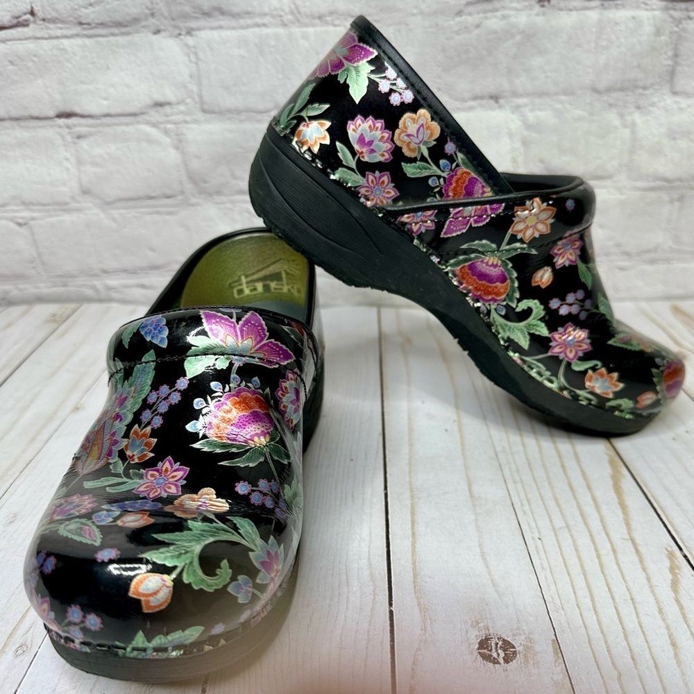 Dansko XP 2.0 Paisley Floral Patent - Picture 2 of 14